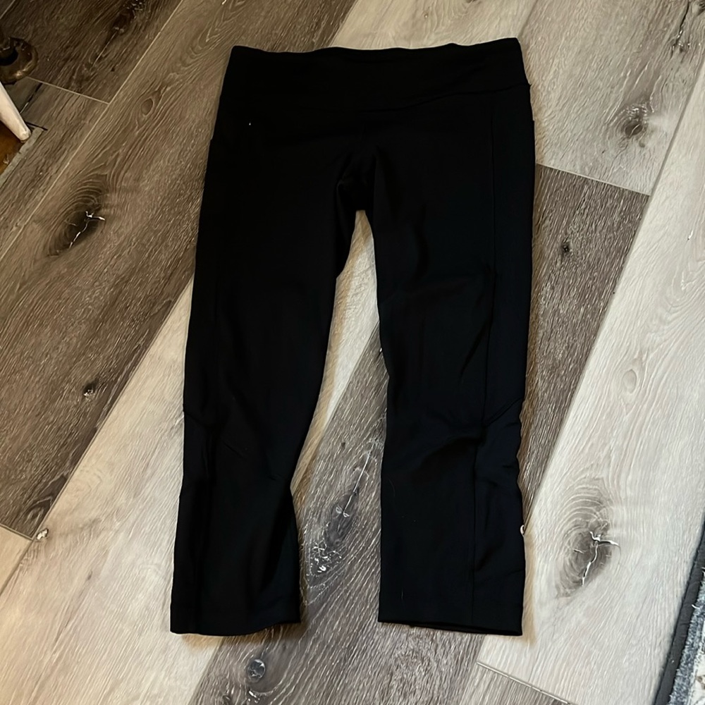 EUC Lululemon Pace Rival Crop *22"